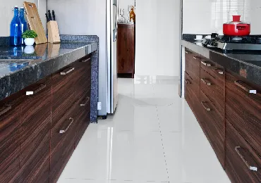 Colocación de azulejos en la cocina