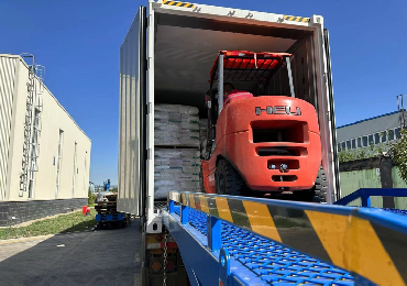 Carregamento de éter de celulose com empilhadeira