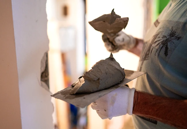 How to Fix Cracks in Plaster Walls | Ultimate Guide How to Fix Cracks in Plaster Walls
